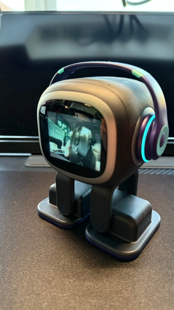 EMO dancing to music with fluid servo-powered movement